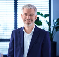 Dr. Alexander Schellong